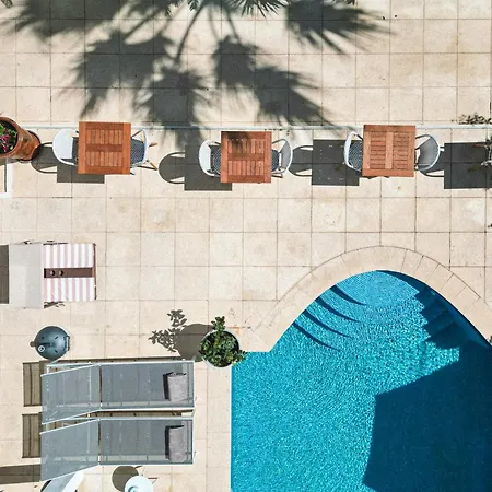 La