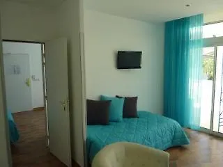 La 3*